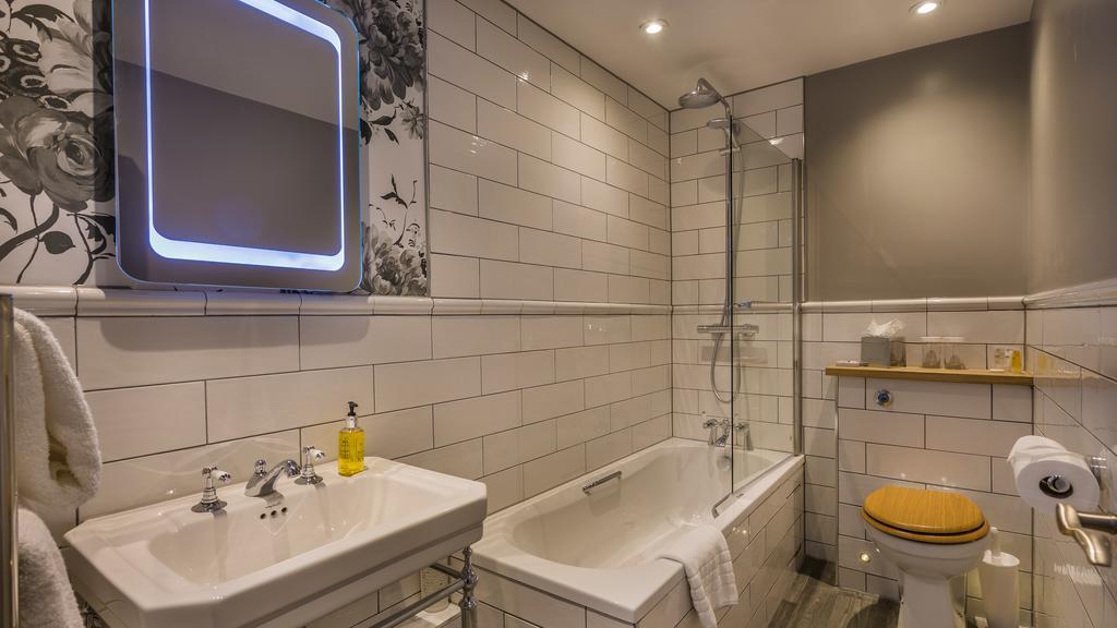 The Three Swans Hotel, Hungerford, Berkshire Cameră foto